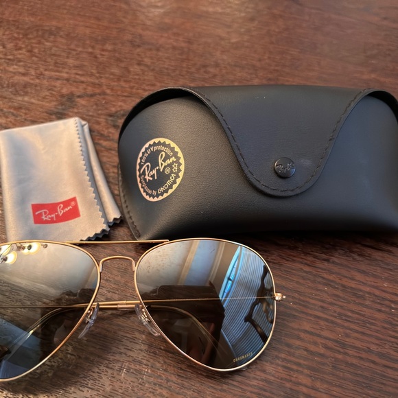 Rayban Original 58’ Gold Frame Aviator with Polarized Brown Chromance Glass Lens - Picture 2 of 4